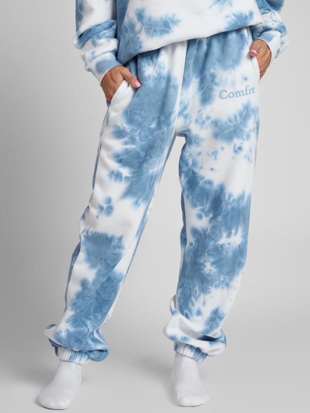 Comfrt Unisex Minimalist Sweatpants In The Color Wave